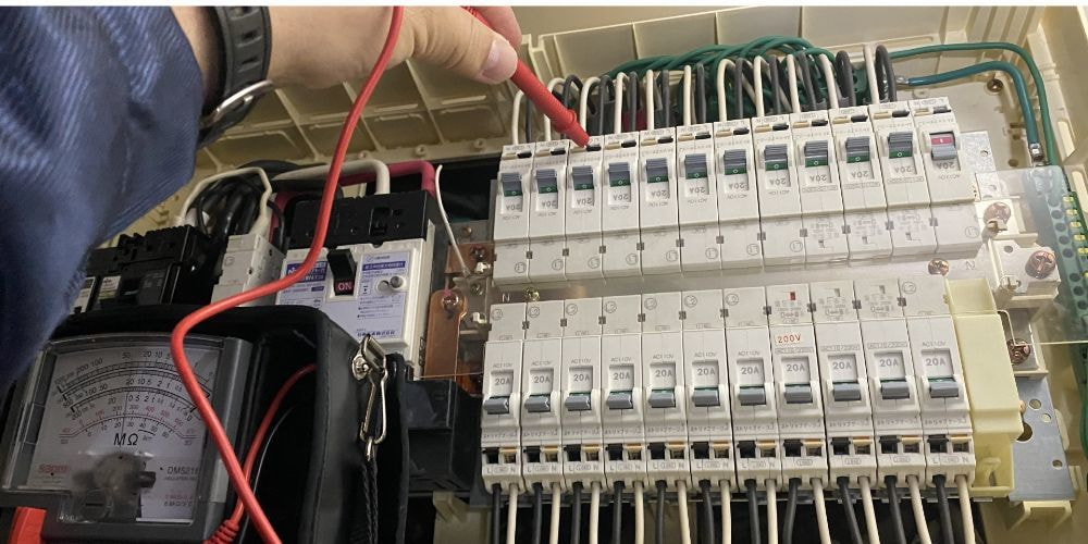 港区 白金 マンション原状回復　分電盤交換