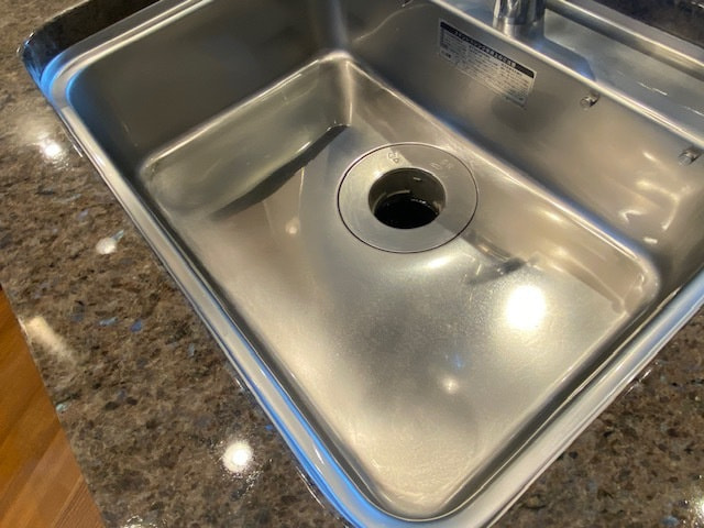原状回復工事後 中央区タワーマンション　キッチンシンク　研磨コーティング