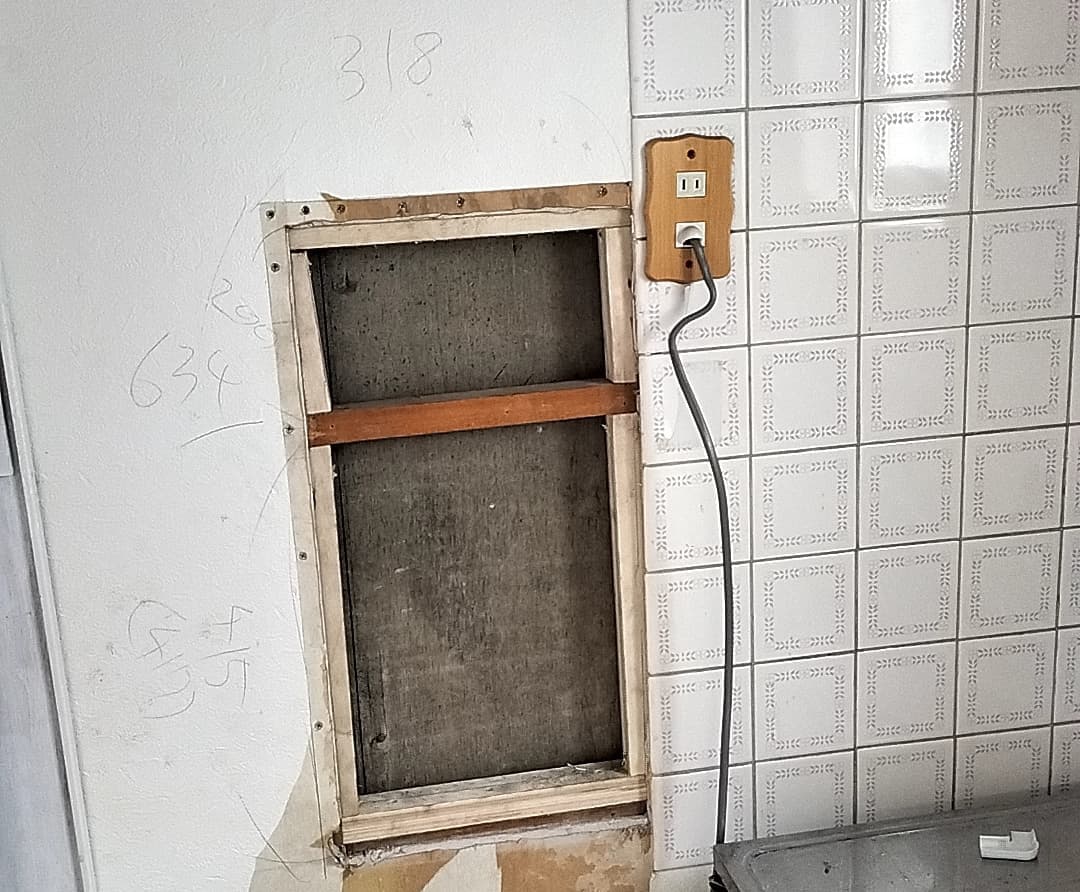江東区　東陽町周辺マンション1R　原状回復工事中　壁補修