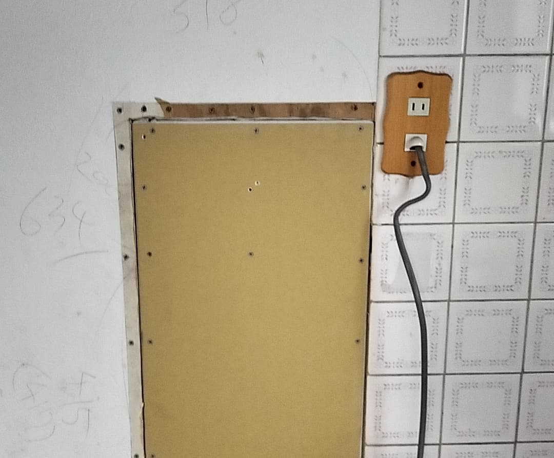 江東区　東陽町周辺マンション1R　原状回復工事中　壁補修