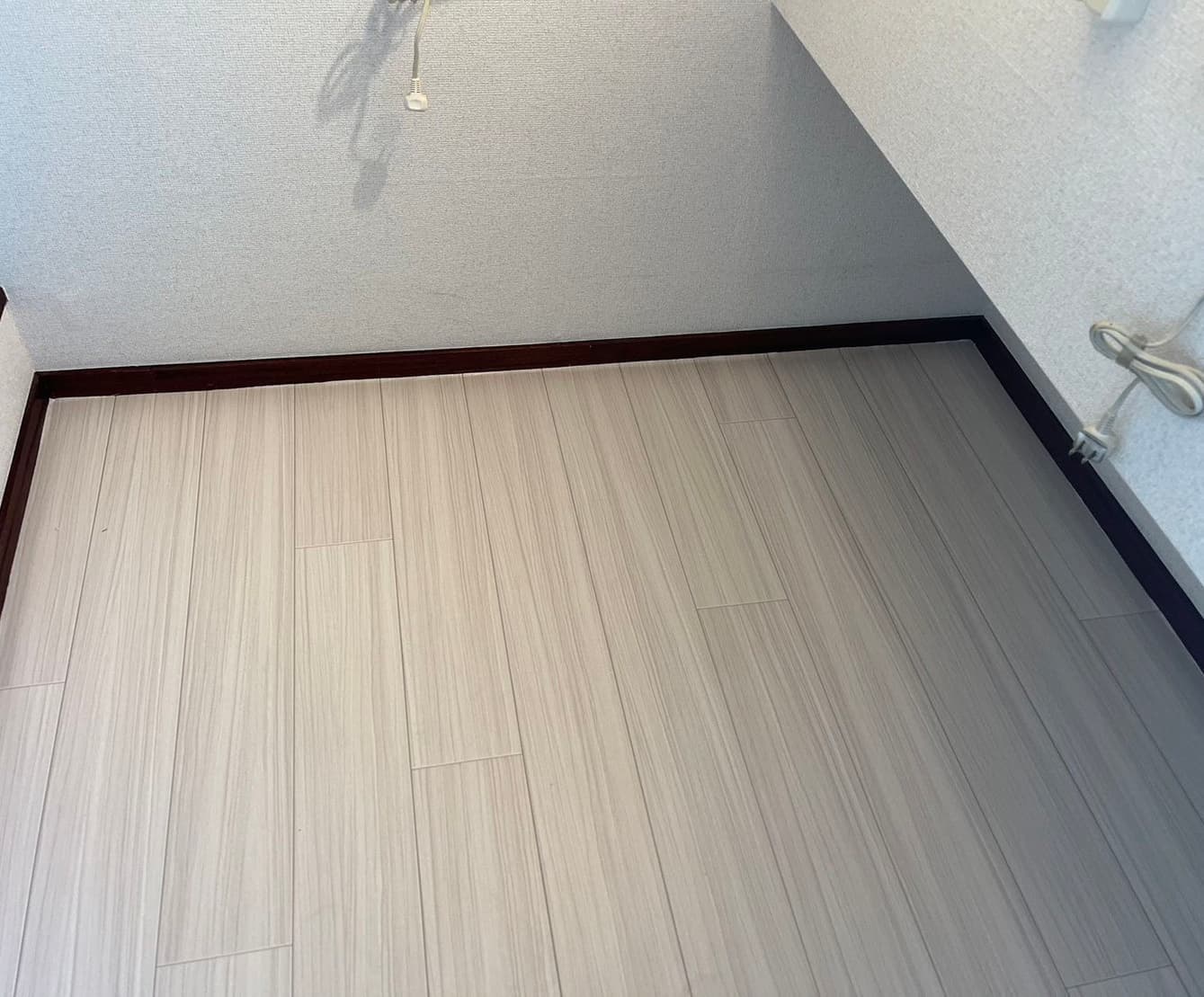 品川区　賃貸マンション　1R+ロフト　原状回復工事後　クロス貼替