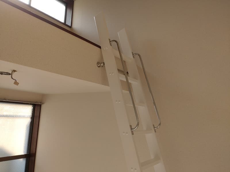 品川区　賃貸マンション　1R+ロフト　原状回復工事後　クロス貼替