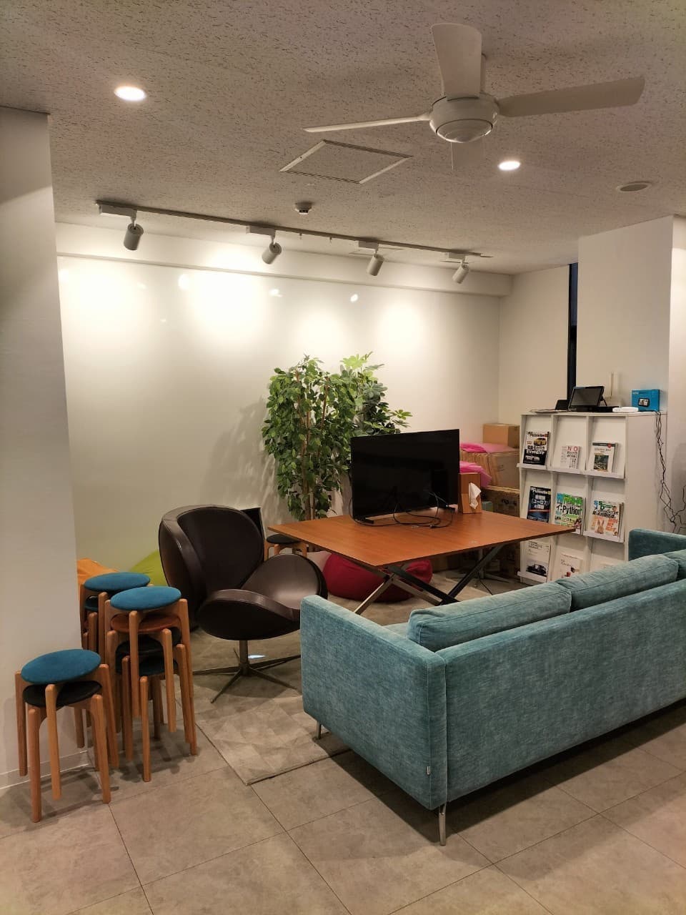 千代田区　事務所（313㎡）　　原状回復工事前　照明器具